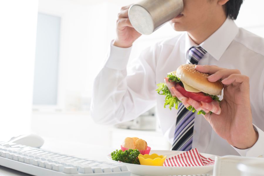 Rối loạn mỡ máu – “bệnh thời đại” của dân văn phòng